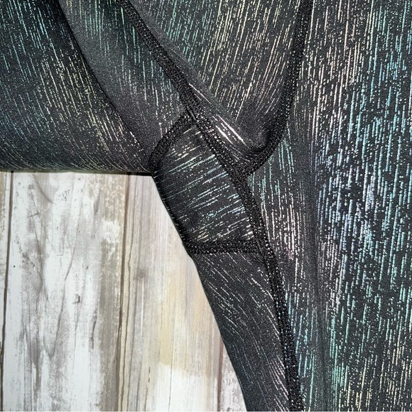 Zyia Vertical Mirage Light N Tight Leggings - Picture 6 of 8